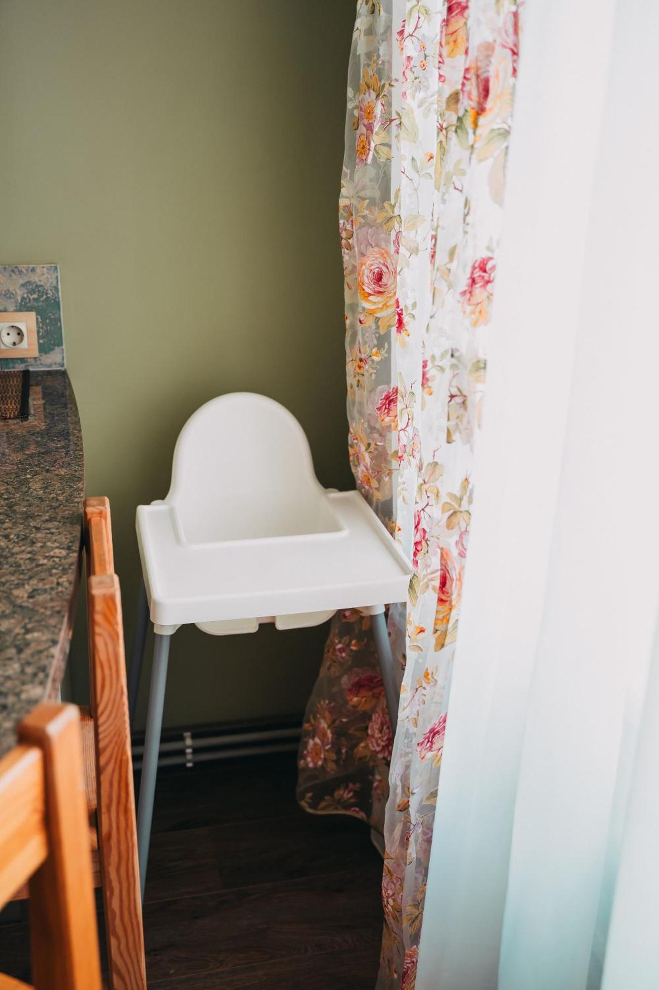 Family Apartment In Riga Center And Free Parking Kültér fotó